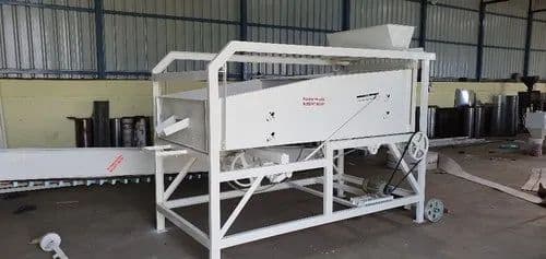 Quality packaging machine at Madhavji Spices